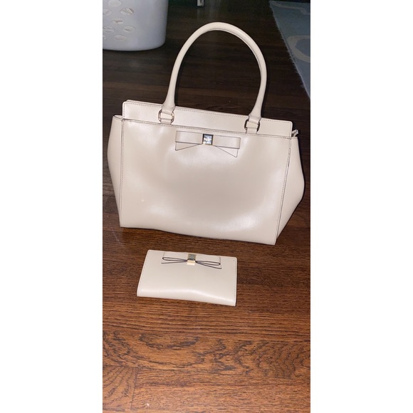Kate Spade Handbag with matching wallet - Picture 1 of 3